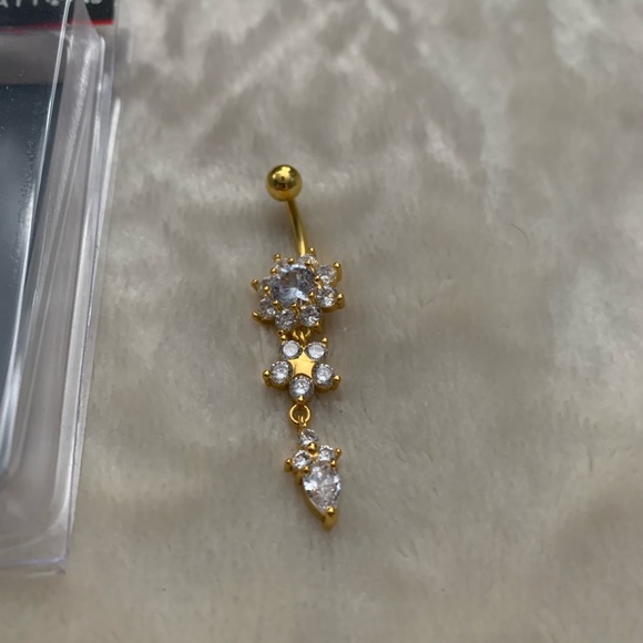 belly button piercing! - Picture 2 of 4